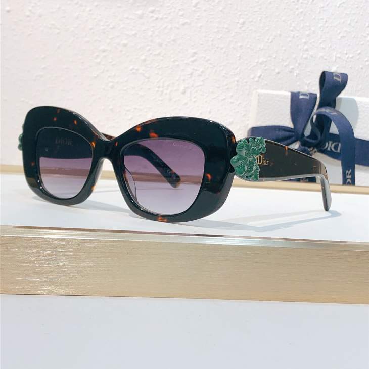 Picture of Dior Sunglasses _SKUfw80880123fw